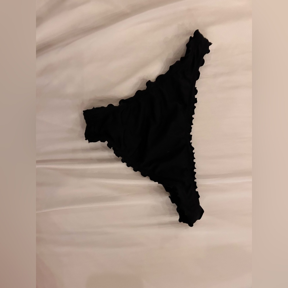 black ruffle bikini bottoms